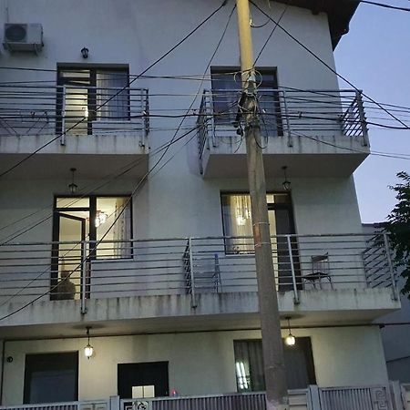 Pensiune Fundeni- Dragonul Rosu Bukares Bagian luar foto
