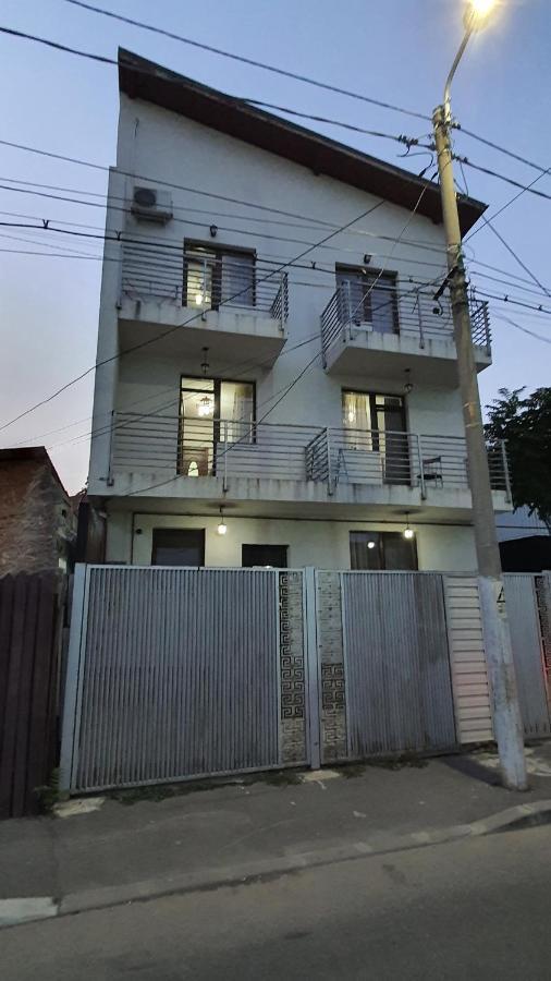 Pensiune Fundeni- Dragonul Rosu Bukares Bagian luar foto