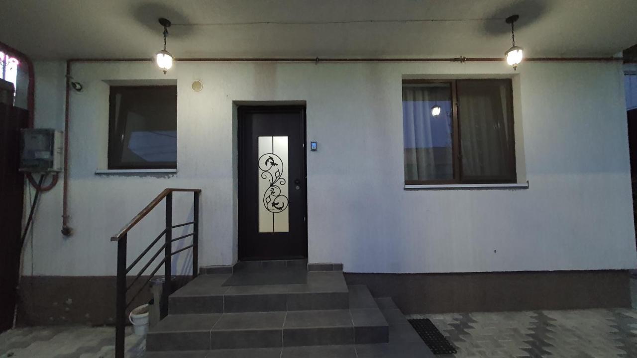 Pensiune Fundeni- Dragonul Rosu Bukares Bagian luar foto